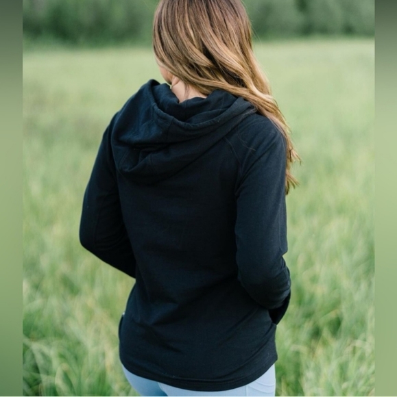 ZYIA Black Combo pocket sweater - Large - Picture 4 of 5